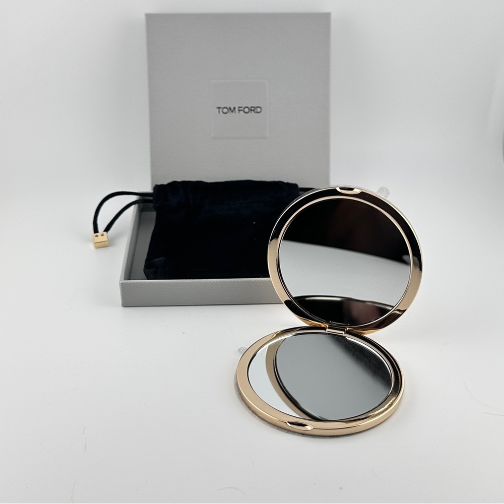 🆕 TOM FORD Elegant Gold Compact Mirror with Velvet Bag & Box - Picture 5 of 10